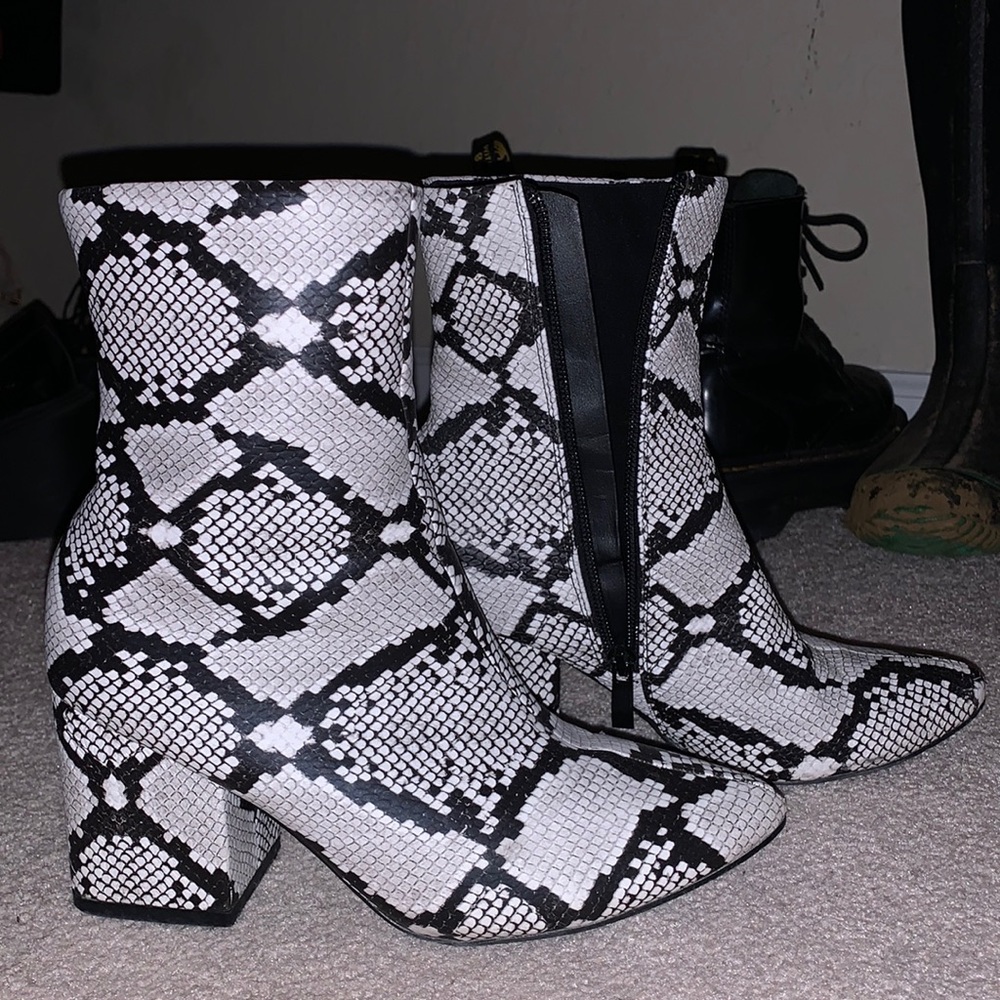 White fox boutique snake skin boots